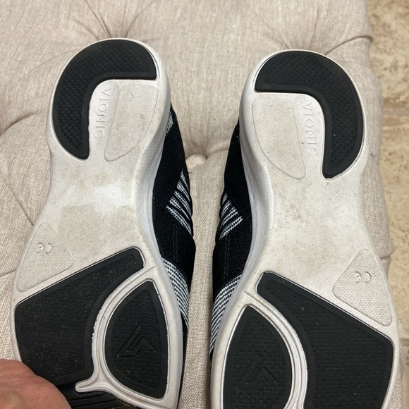 Vionic sneakers - Picture 4 of 5